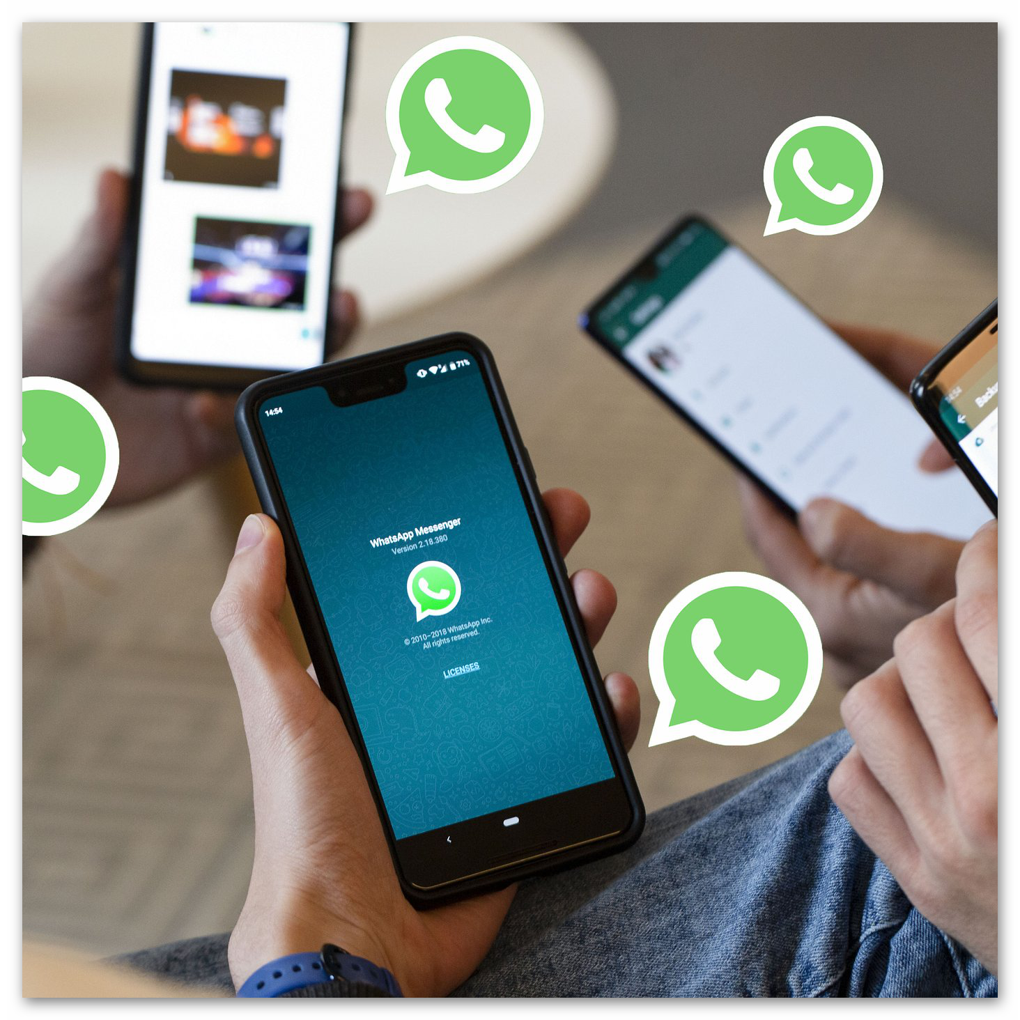 Kartinka Messendzher WhatsApp na smartfone